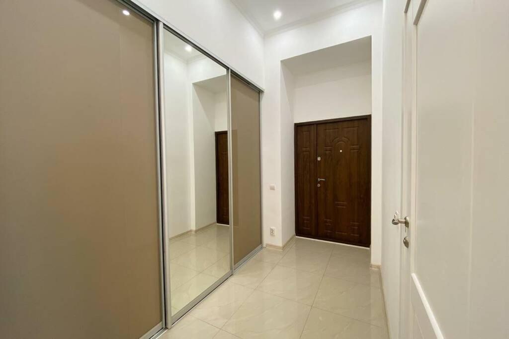 Comfortable Luxury Apartment With 3 Rooms. Center Heart Of Kiev Exterior foto