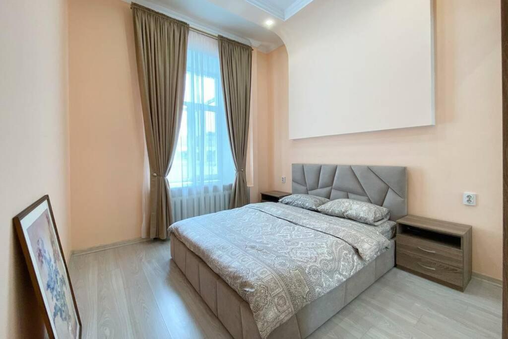 Comfortable Luxury Apartment With 3 Rooms. Center Heart Of Kiev Exterior foto