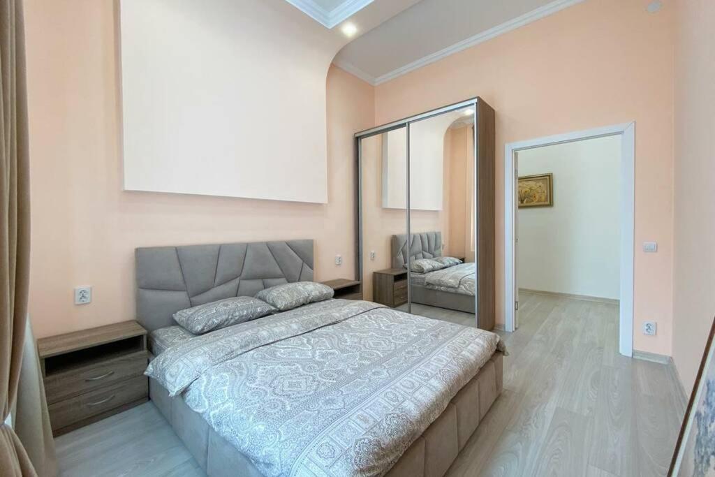 Comfortable Luxury Apartment With 3 Rooms. Center Heart Of Kiev Exterior foto